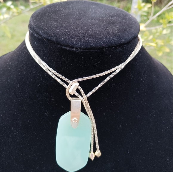 Kendra Scott Silver Tone “Inez” Adjustable Pendant Necklace In Green Chalcedony - Picture 5 of 14